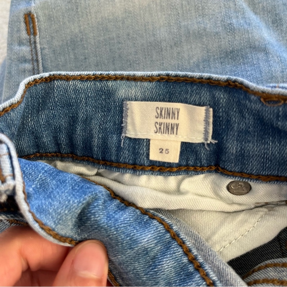 Madewell Skinny Skinny Jean in Lyndon Wash - Picture 5 of 5